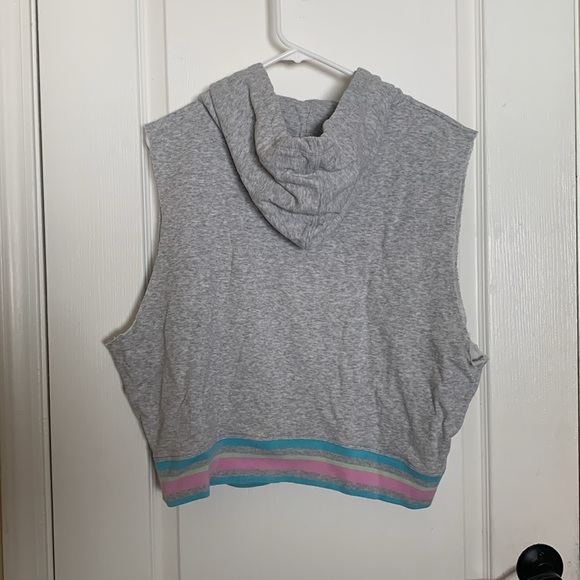 Champion Sleeveless Athletic Hoodie - Women’s XL - Picture 4 of 5